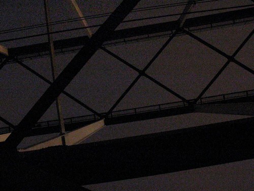 Houten creeps toward the railwaybridge