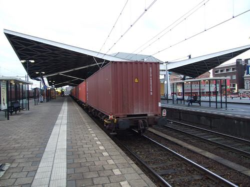 Op het perron van het station van Tilburg