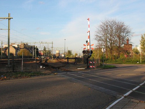 In Roermond the Iron Rhine crosses the Maasline (Venlo - Maastricht). 