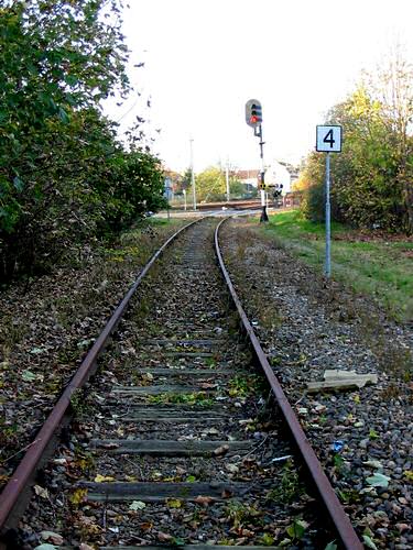 The useless signal for the shunting yard of Roermond shows a red sign.