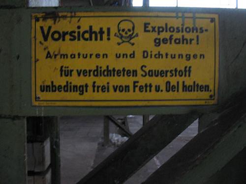 Careful! Danger of explosion, pure oxygen